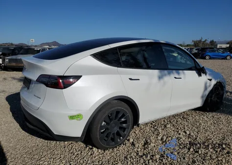 2023 Tesla Model Y from USA, damaged, VIN 7SAYGDEE2PF746748